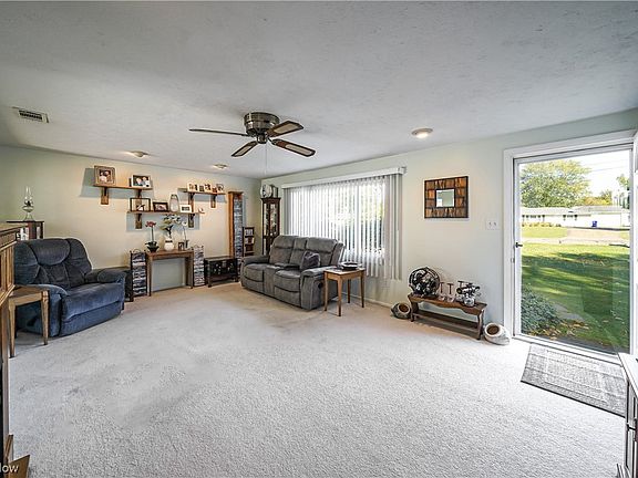 5th image of 1690 Luke Dr