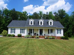 51 Waterside Dr, Warsaw, VA 22572