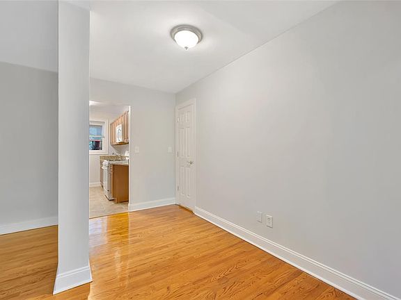 3rd image of 504 Pelham Rd APT C3