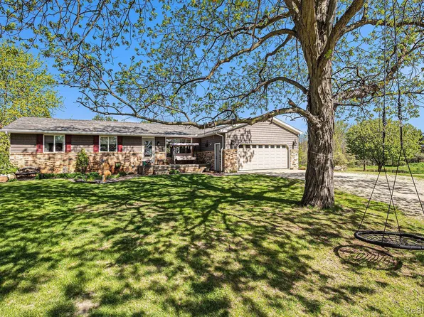4172 Skinner Lake Rd, Lapeer, MI 48446