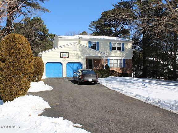 2nd image of 435 Frank Applegate Road