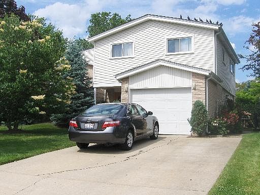 1st image of 9841 Glendale Ln