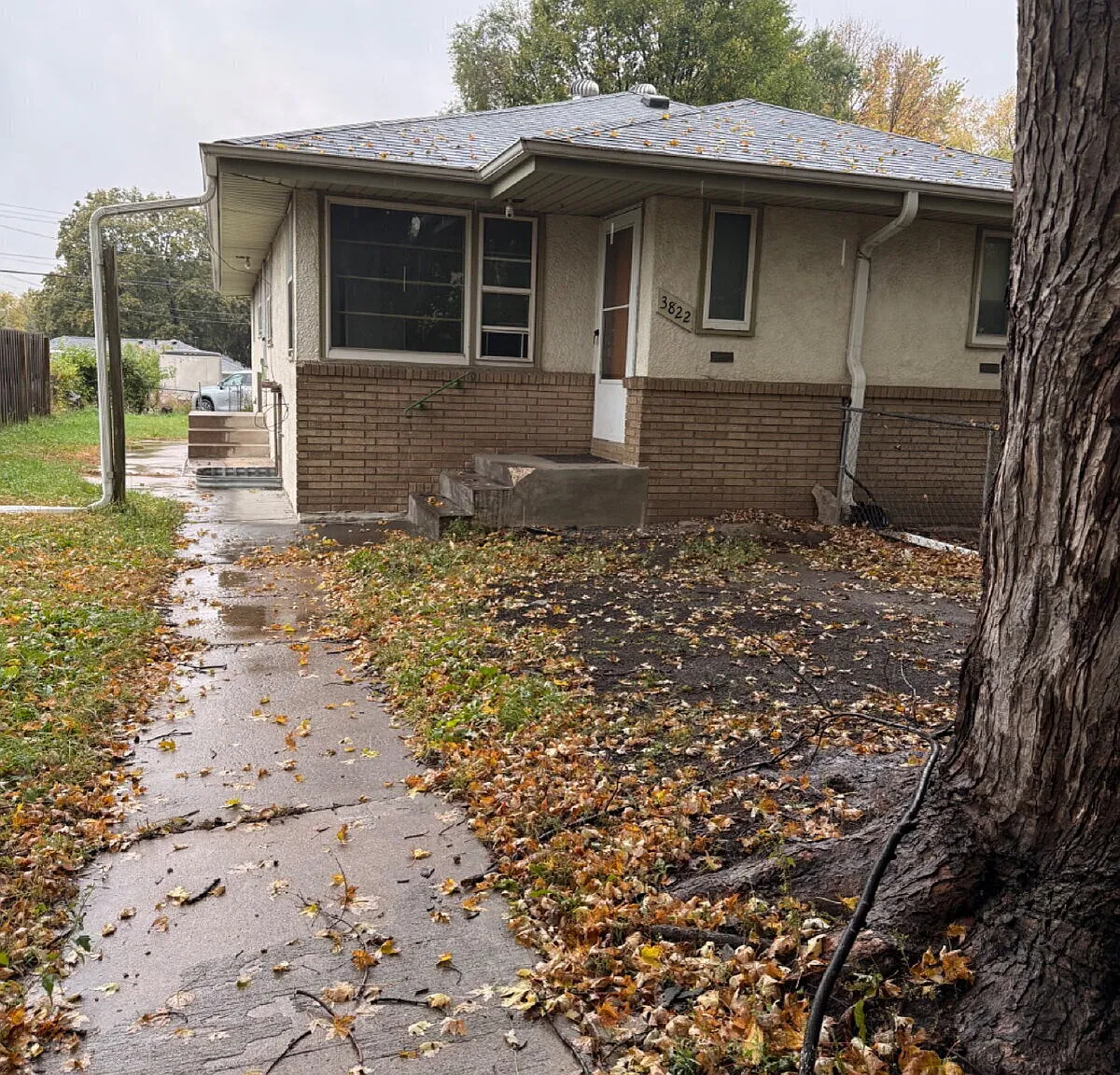 Charming 4-Bed Side by Side Duplex with Hardwood Elegance in NE Minneapolis Your Spacious Home Aw... — Photo 2