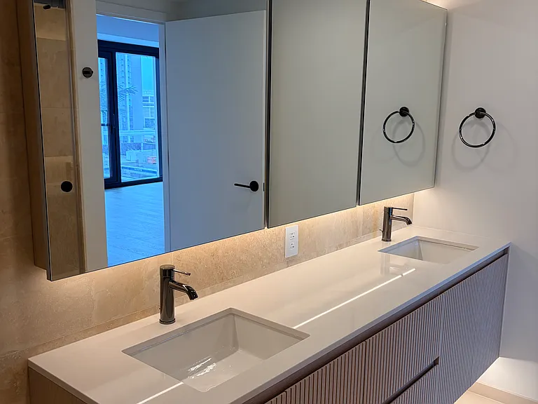 333 Ward Ave #911 — Photo 24