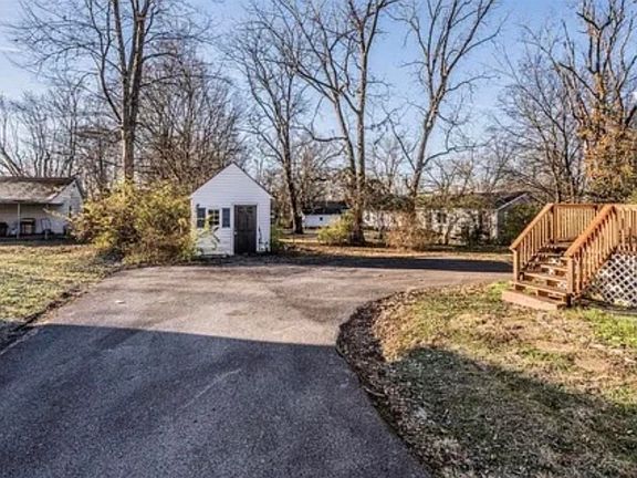 4th image of 1612 Ogden Ave