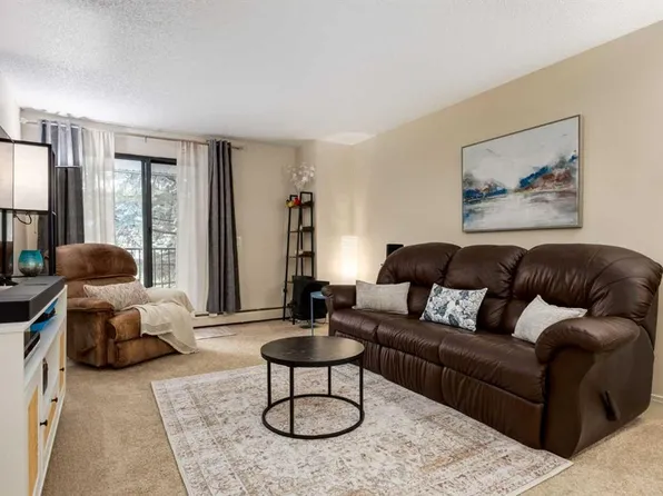 13045 W 6th St SW #3209, Calgary, AB T2W 5H1