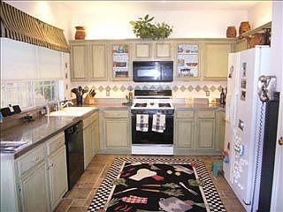 4th image of 7117 Chateau Dr