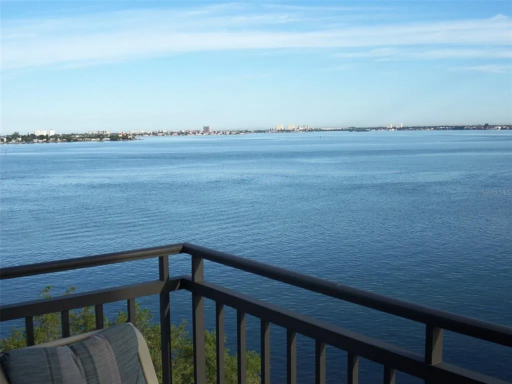 2 bed, 2.0 bath, 1030 sqft, $3,000 — Photo 1