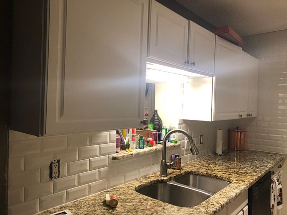 2nd image of 782 SW Swan Ave