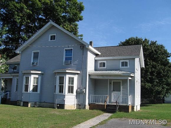 2nd image of 9423 Elm St