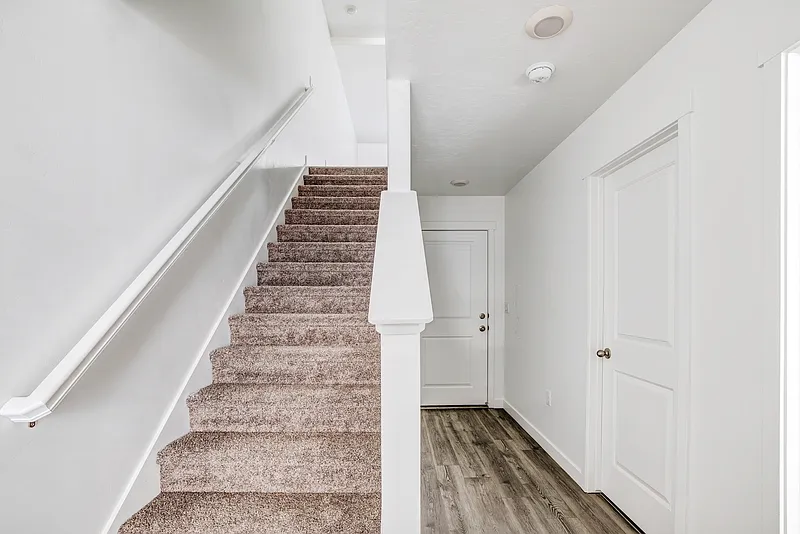 4 bed, 3.0 bath, 2073 sqft, $750 — Photo 3
