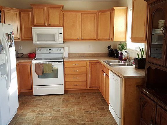 Lots of cabinet space