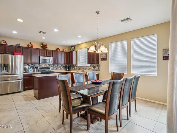 31349 N CAVALIER Drive, San Tan Valley, AZ 85143