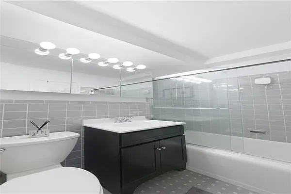 Sold by Maxwell Jacobs | media 4
