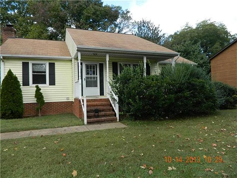 2nd image of 307 S Brooks Dr