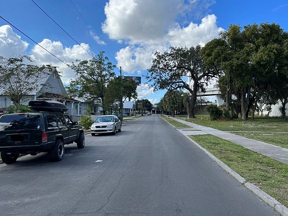 4th image of 921 E 12th Ave