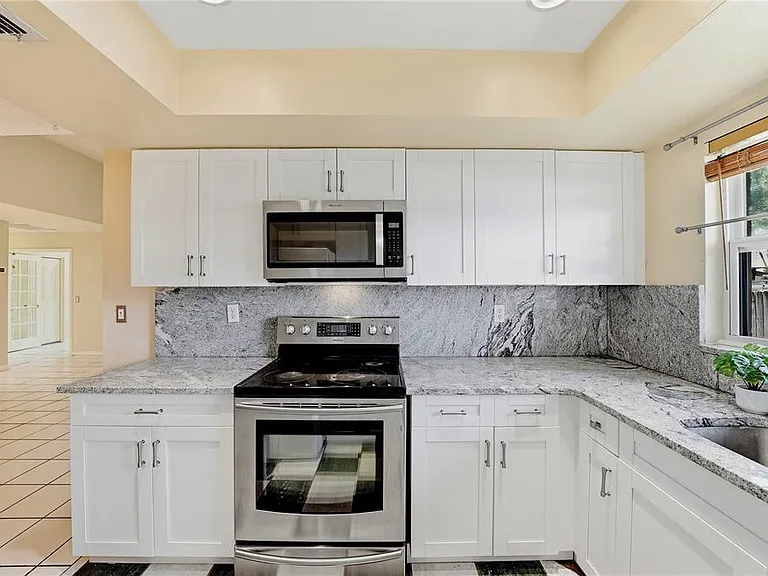 906 Carlton Rd — Photo 13
