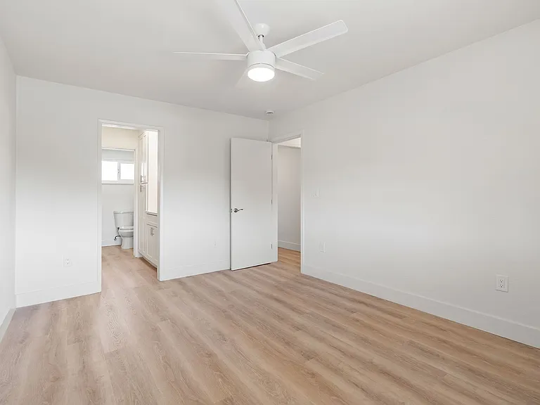 1622 Palm St - 2 Bedroom 2 Bath Fully Renovated: Move In Available Now | July 1st, 2026 Units Ava... — Photo 26