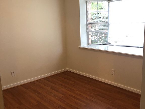 2nd image of 212 E Cadbury Dr