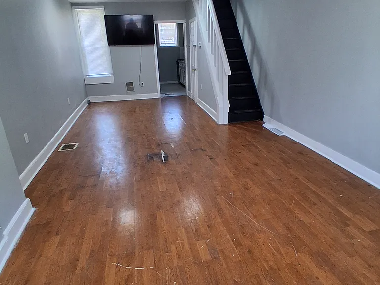 2949 Ruth St — Photo 9