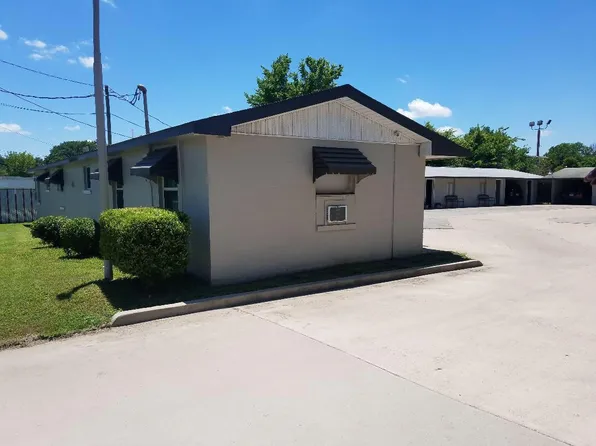 1100 N Business 45, Corsicana, TX 75110