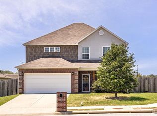 216 Cherrywood Cv, Lowell, AR 72745
