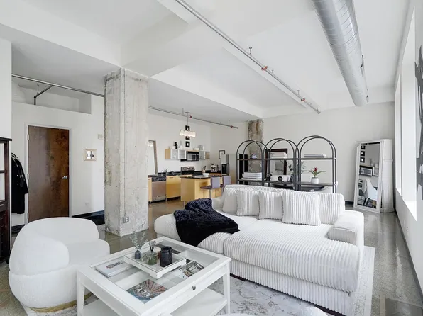 350 Saint Peter St Unit 807, Saint Paul, MN 55102