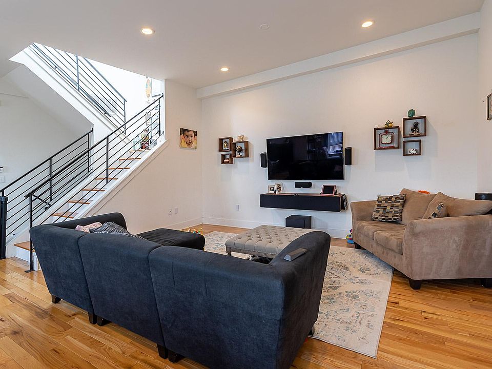 1st image of 14 W Thompson Street #C