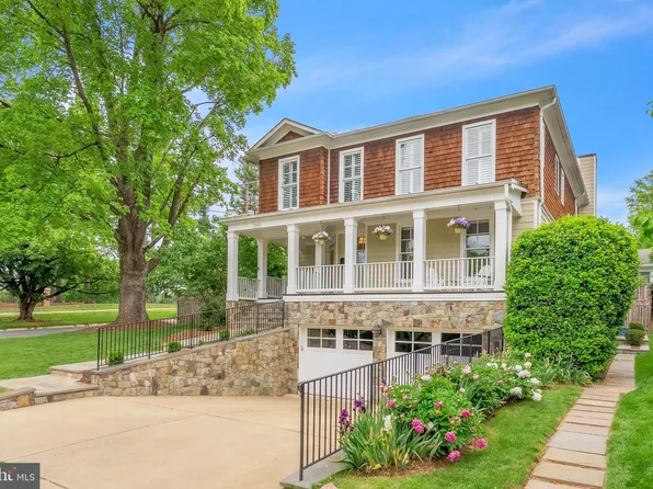 7805 Westfield Dr, Bethesda, MD 20817