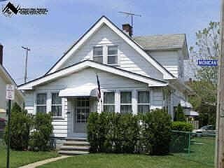 1st image of 19611 Mohican Ave