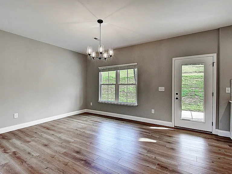 209 University Pkwy #36 — Photo 10