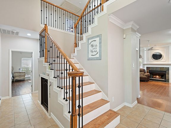 4th image of 617 Highland Meadows Dr