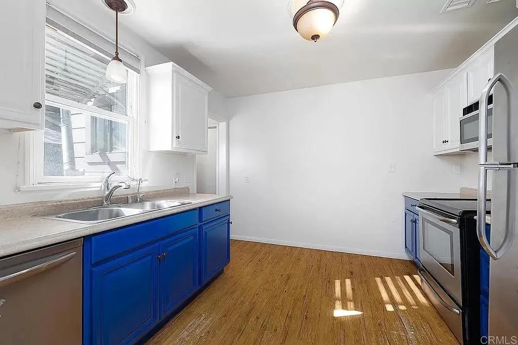 4 bed, 1550 sqft, $3,795 — Photo 3
