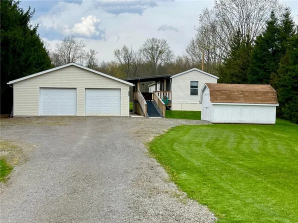 305 Arthur Dr, Volant, PA 16156