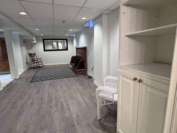3rd image of 60 Spring Town Rd