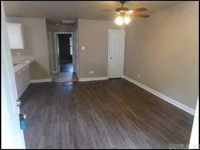 264 Glenna Ln — Photo 2