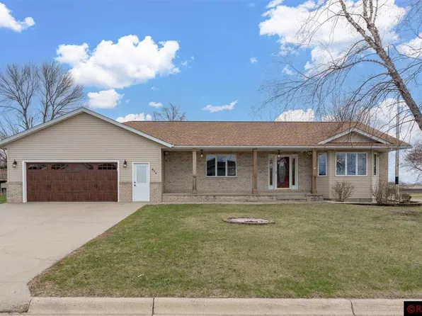 624 E Nathan St, Lake Crystal, MN 56055