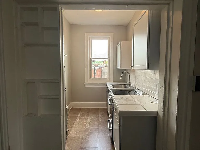 934 Western Avenue — Photo 6