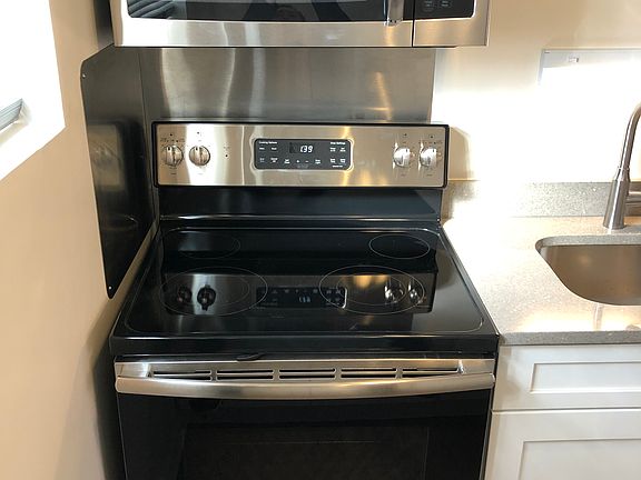 5th image of 6010 N Winthrop Ave APT 207