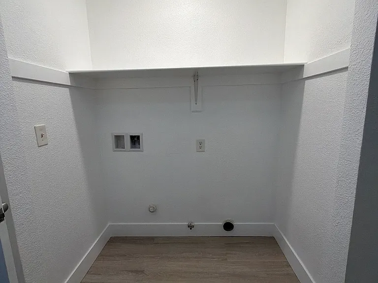 615 Irene St — Photo 9