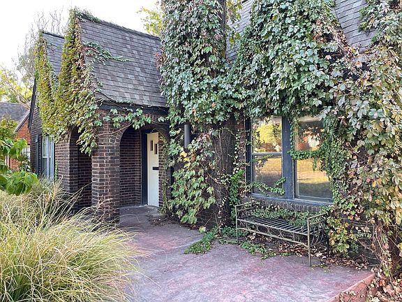 2nd image of 1532 Columbia Pl