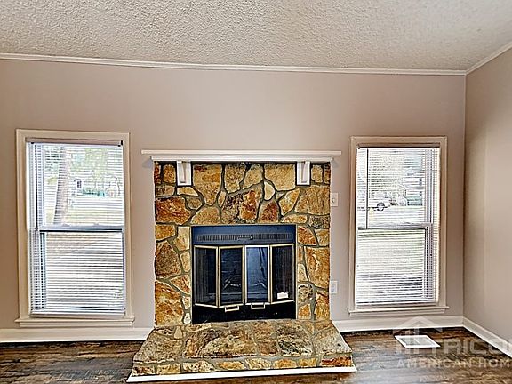 3rd image of 7807 Heatherdale Ct