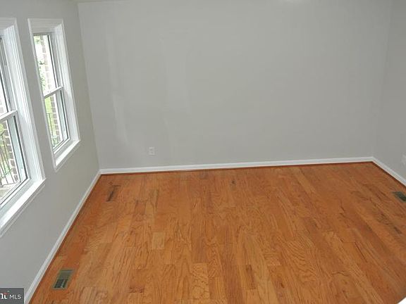3rd image of 2939 Liberty Pkwy