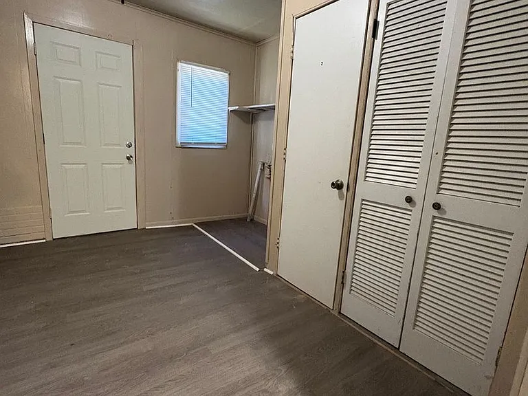 1749 Caroline St — Photo 7