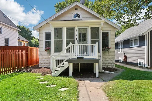 1213 Chandler St Photo 1
