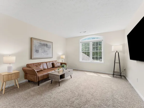 5909 Stumph Rd, Cleveland, OH