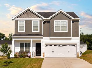 3721 Streamside Dr, Thomasville, NC 27360
