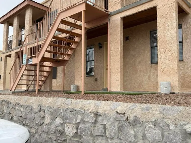 2190 Bex St #2 — Photo 5