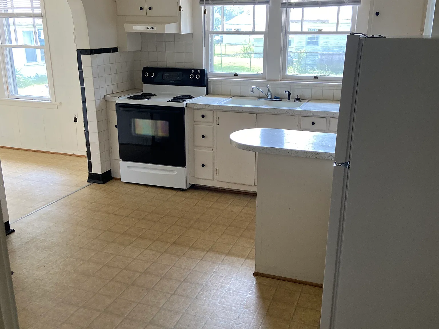 3 bed, 1272 sqft, $1,500 — Photo 4