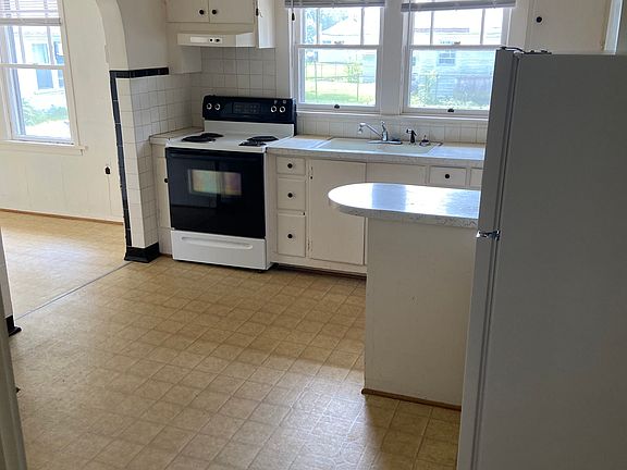 4th image of 3525 Rosemont Ave